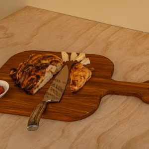 Heart Rimu pizza board